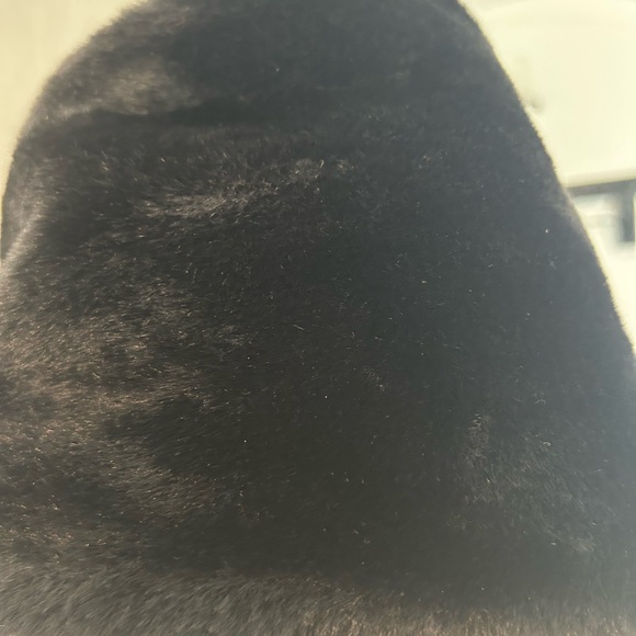 Elegant Black Scarf NWT - Picture 4 of 11